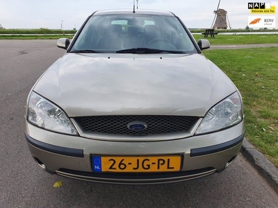 Ford Mondeo 1.8-16V Ghia