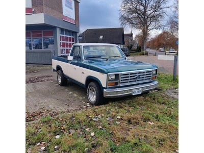 Ford USA F150 shortbed 4.9L 6 in lijn