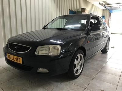 Hyundai Accent 1.5i GS inclusief nw apk