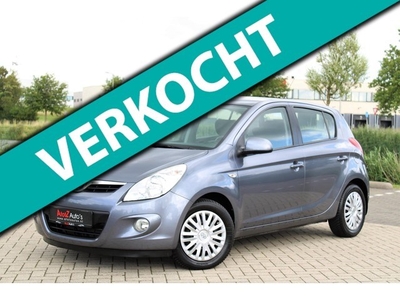 Hyundai I20 1.4i DynamicVersion Automaat l Airco l Elek Pak