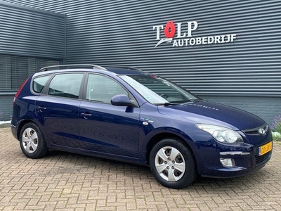 Hyundai i30 CW 1.4i CVVT Blue DynamicVersion BJ `10 Dealer