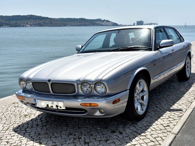 Jaguar - XJR - 2001