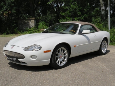 Jaguar XKR 4.0 V8 Convertible MY 2001