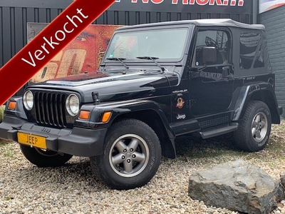 Jeep Wrangler 4.0i *FIRST OWNER BLACK SAHARA EDITION*