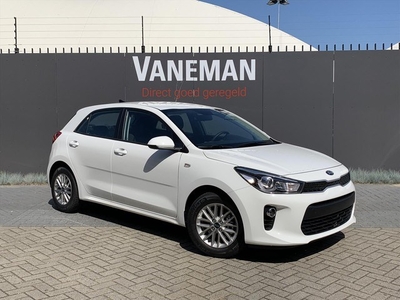 KIA Rio DynamicLine 100 PK l Navigatie l Vooraad Voordeel