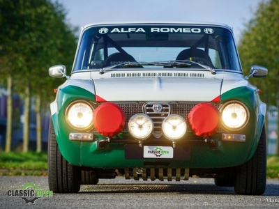 Klassieke Alfa Romeo Giulia 2000 Rally uit 1972