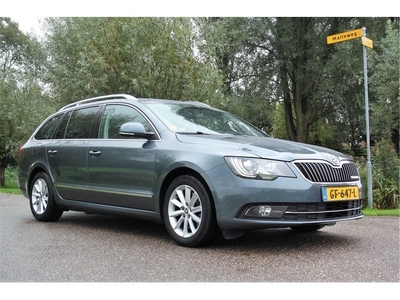 Škoda Superb Combi 1.6 TDI Champs Elysees NAVI / CLIMA /