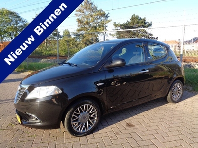 Lancia Ypsilon 0.9 TwinAir Gold (bj 2011)