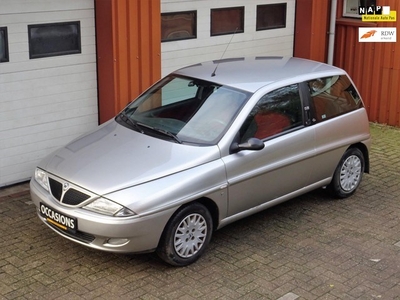 Lancia Ypsilon 1.2 elefantino blu