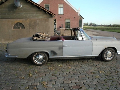 Mercedes 220SE Cabriolet