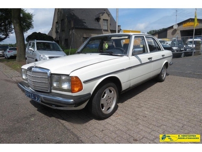 Mercedes-Benz 200-SERIE 200 D SEDAN, VASTE PRIJS ZO MEE !!!