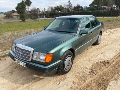 Mercedes-Benz - 220E - 1992