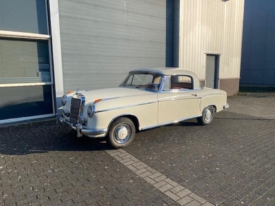 Mercedes-Benz 220S Ponton Coupe Bouwjaar 1957