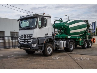 Mercedes-Benz AROCS 1943 AS 4X4+LIEBHERR 10M3 (2011)