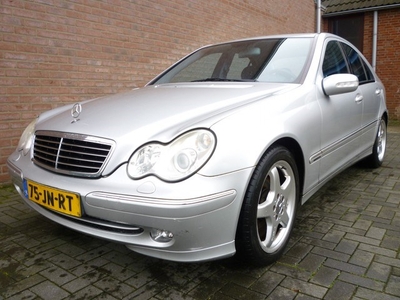 Mercedes-Benz C-Klasse 200 K. Elegance nette auto