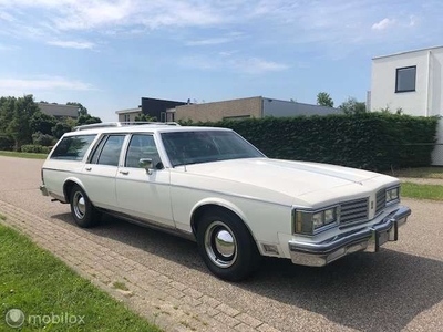 Oldsmobile 88 station Big White