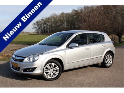 Opel Astra .1.7 CDTi Executive 5DRS AIRCO NAVI ECC LMV