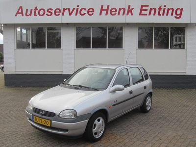 Opel Corsa 1.2i-16V Strada (bj 1999)