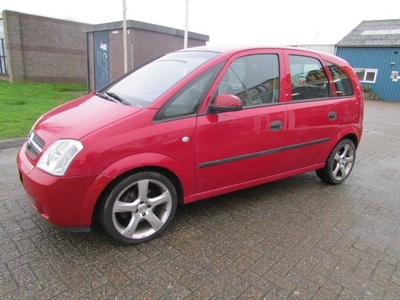 Opel Meriva 1.8-16V Cosmo 