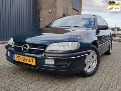 Opel Omega 2.0i-16V Touring Youngtimer / AIRCO / APK / NAP