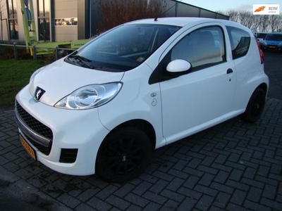 Peugeot 107 1.0-12V Sublime Keurige 107 Nwe apk € 3699 2010