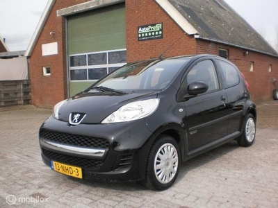 Peugeot 107 1.0-12V Urban Move