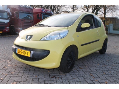 Peugeot 107 1.0-12V XR