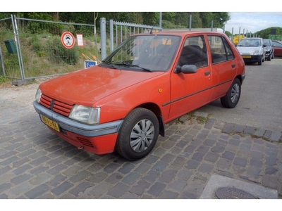 Peugeot 205 1.1 Forever 5 drs nw apk tot 20-07-2022