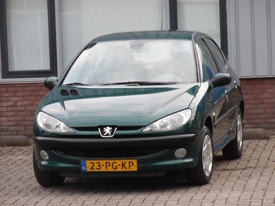 Peugeot 206 1.4-16V Gentry 5DRS/AIRCO/APK/NAP/SUPER NETTE