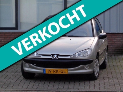 Peugeot 206 1.4-16V Gentry PANORAMADAK/AIRCO/NAP/NIEUWE