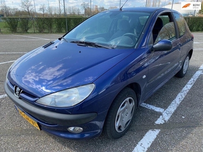 Peugeot 206 1.4 Gentry APK 27-11-2021 Airco