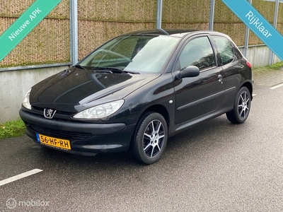 Peugeot 206 1.4 Gentry NAP/NWEAPK!!