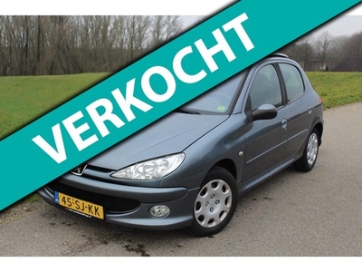 Peugeot 206 1.4 HDi Air-line 3 / NAP / PANODAK / CLIMATE