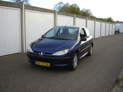 Peugeot 206 1.4 XR 1 JAAR GARANTIE (bj 1999)