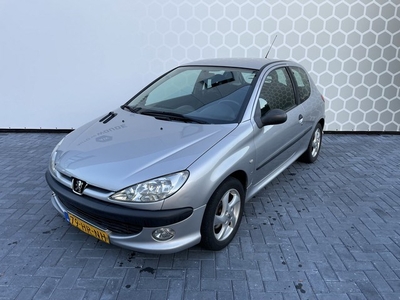 Peugeot 206 1.6-16V XS (bj 2001)