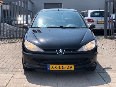 Peugeot 206 206; 1.4 3DRS met 1 jaar APK..!!