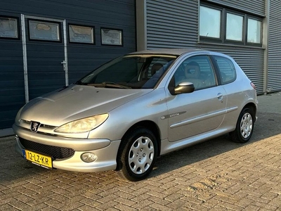 Peugeot 206 206; 1.4 3DRS NETTE AUTO, AIRCO, RIJDT PRIMA.