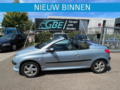 Peugeot 206 CC 1.6-16V Roland Garros Wordt geleverd met