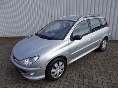 Peugeot 206 SW 1.6-16V Quiksilver ( GEEN APK! ) (bj 2004)