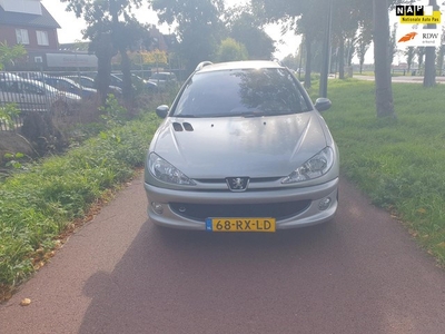 Peugeot 206 SW 1.6-16V Quiksilver Met nieuwe APK