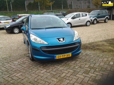 Peugeot 207 1.4-16V X-line Zeer mooie sport tieve auto.