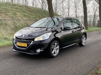 Peugeot 208 1.2 PureTech Allure 63.000 km! 110 pk