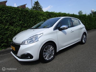 Peugeot 208 1.2 PureTech Allure - Navigatie - LMV