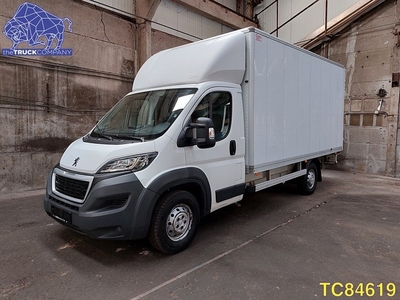 Peugeot Boxer 2.0 Blue-HDi meubelbak Euro 6 (bj 2017)