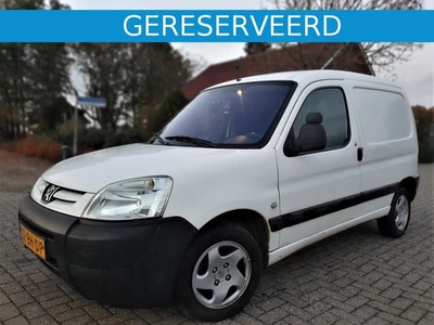 Peugeot Partner 1.4i Benzine met Airco, Zijdeur en Trekhaak