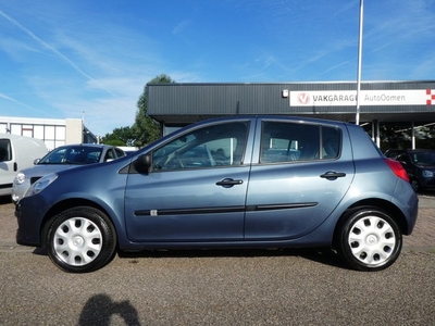 RENAULT Clio 1.2 16V 55KW 5-DRS Authentique