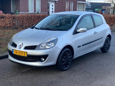 Renault Clio 1.2 16V 75 Authentique Airco/ Zie omschrijving