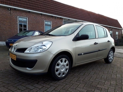 Renault Clio 1.2-16V Authentique Auto rijdt en schakelt