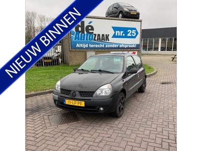 Renault Clio 1.2-16V Expression (bj 2002)