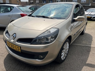 Renault Clio 1.4-16V Exception Pano dak